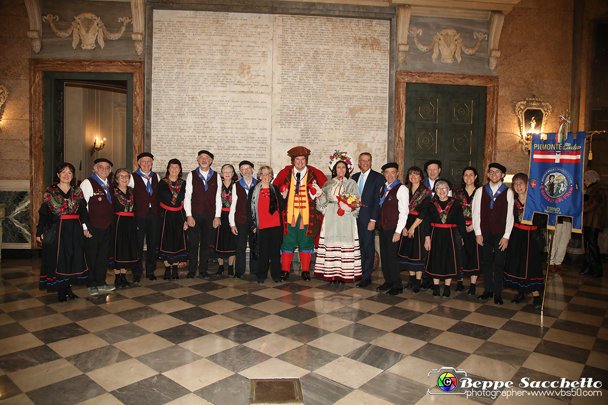 VBS_3745 - Investitura Ufficiale Gianduja e Giacometta Famija Turineisa - Carnevale di Torino 2024.jpg